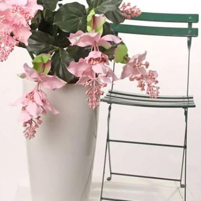 Artificial hanging flowers