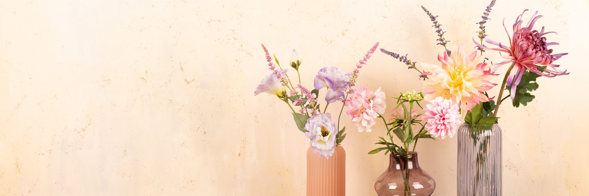 Lifelike artificial flowers