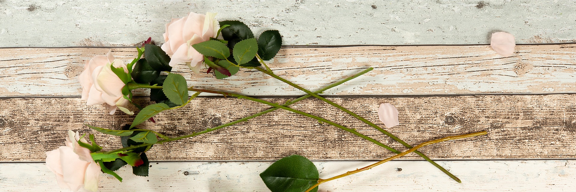 Customised bridal bouquets &amp; wedding decorations