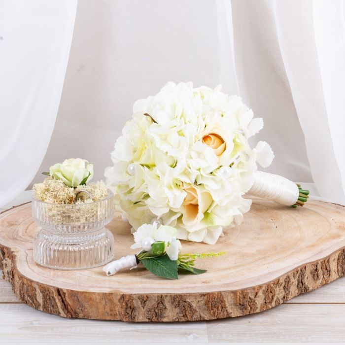 all bridal bouquets according to customer wishes