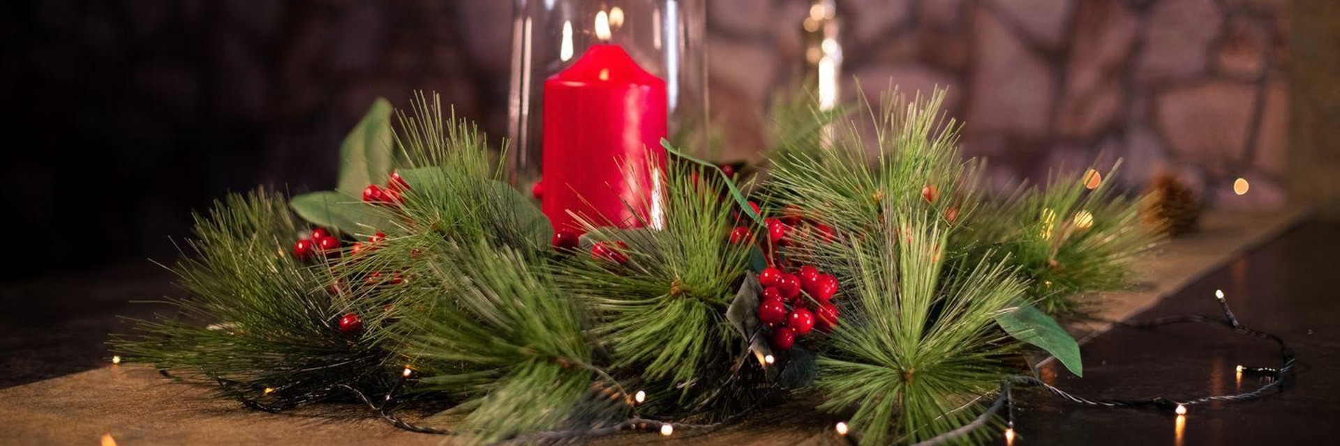 Artificial Christmas arrangements on artplants