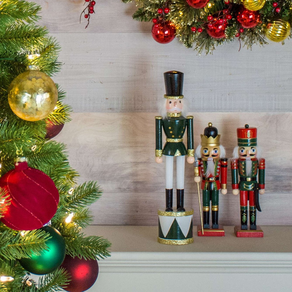 Decorative objects / Figurines