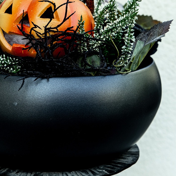 Flower pots / baskets