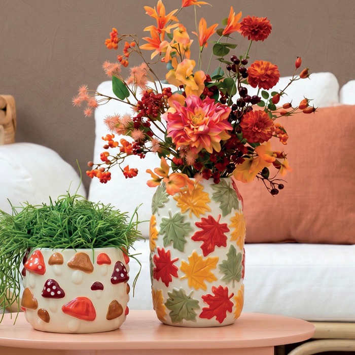 Flower pots / Plant baskets