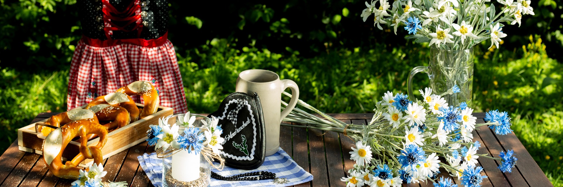 All items for Oktoberfest table decorations