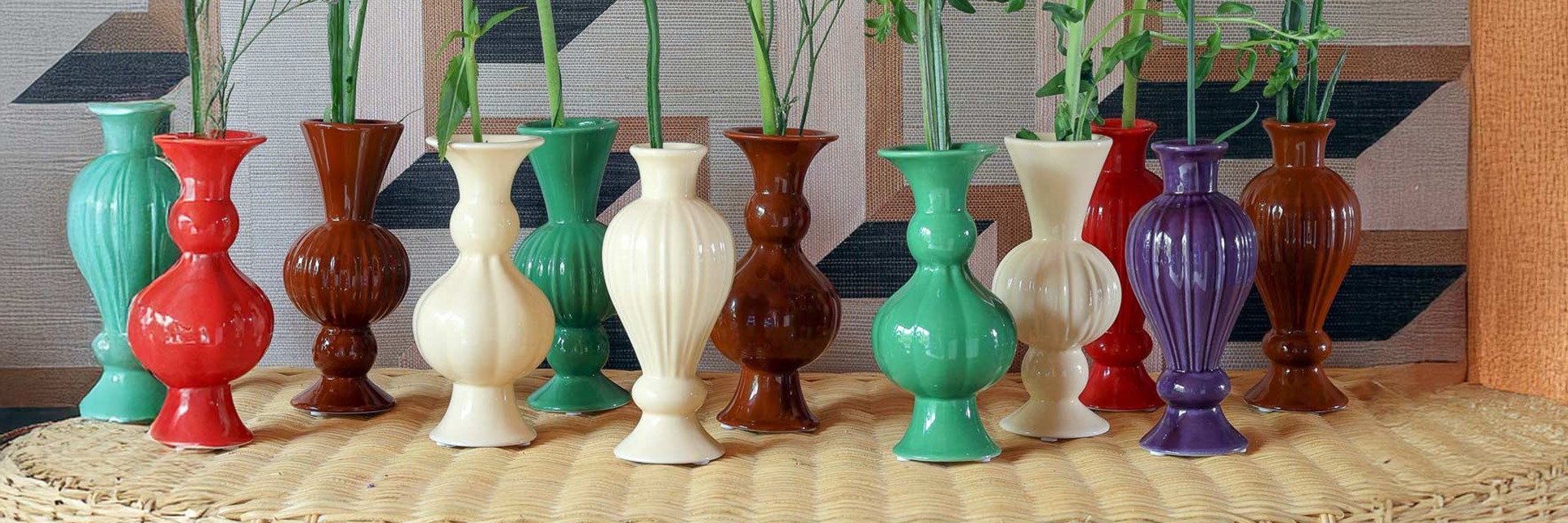 Find a vase by colour